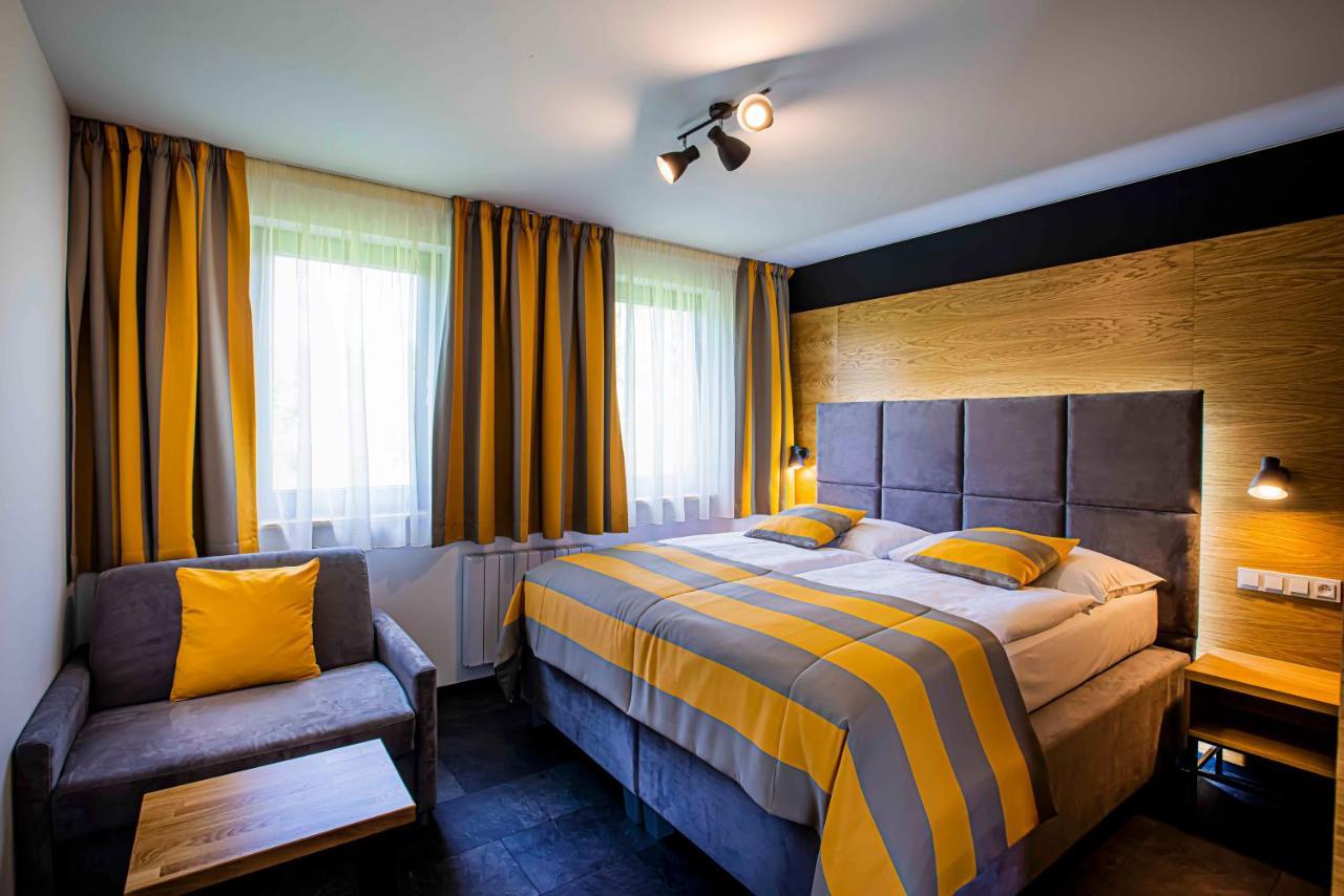 Holiday Village Tatralandia ลิฟตอฟสกีมิคูลาช ภายนอก รูปภาพ